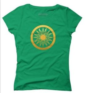 𝅺JUNIOR'S Design By Humans Solar By timea T-Shirt NWOT large green gold sunburst